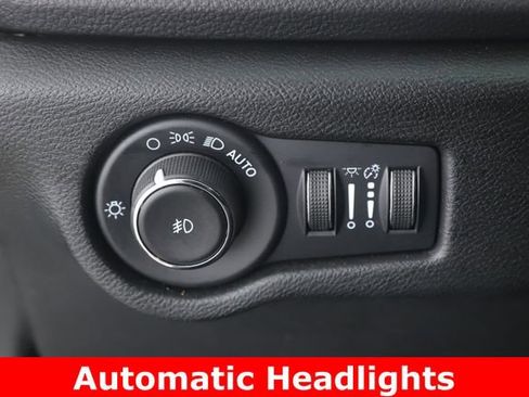 Used 2023 Chrysler Pacifica Limited w/ S Appearance Package FWD image 21
