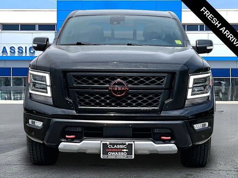 Used 2022 Nissan Titan PRO-4X w/ Pro-4x Convenience Package AWD/4WD image 19