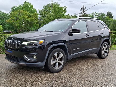 Used 2019 Jeep Cherokee Limited AWD/4WD image 3
