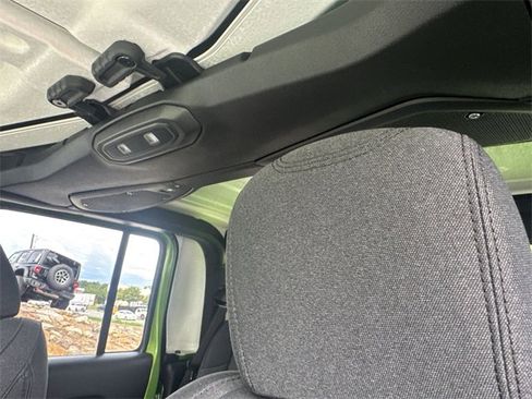 New 2025 Jeep Gladiator Willys image 30