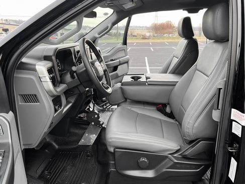 Used 2024 Ford F550 4x4 SuperCab Super Duty image 4