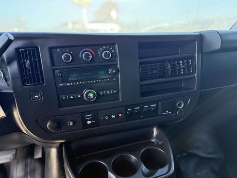Used 2015 Chevrolet Express 2500 image 13