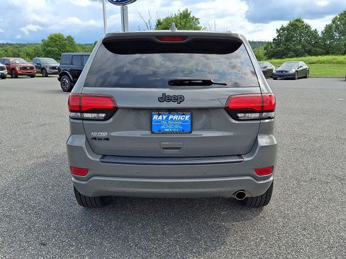 Used 2022 Jeep Grand Cherokee Laredo X AWD/4WD image 6