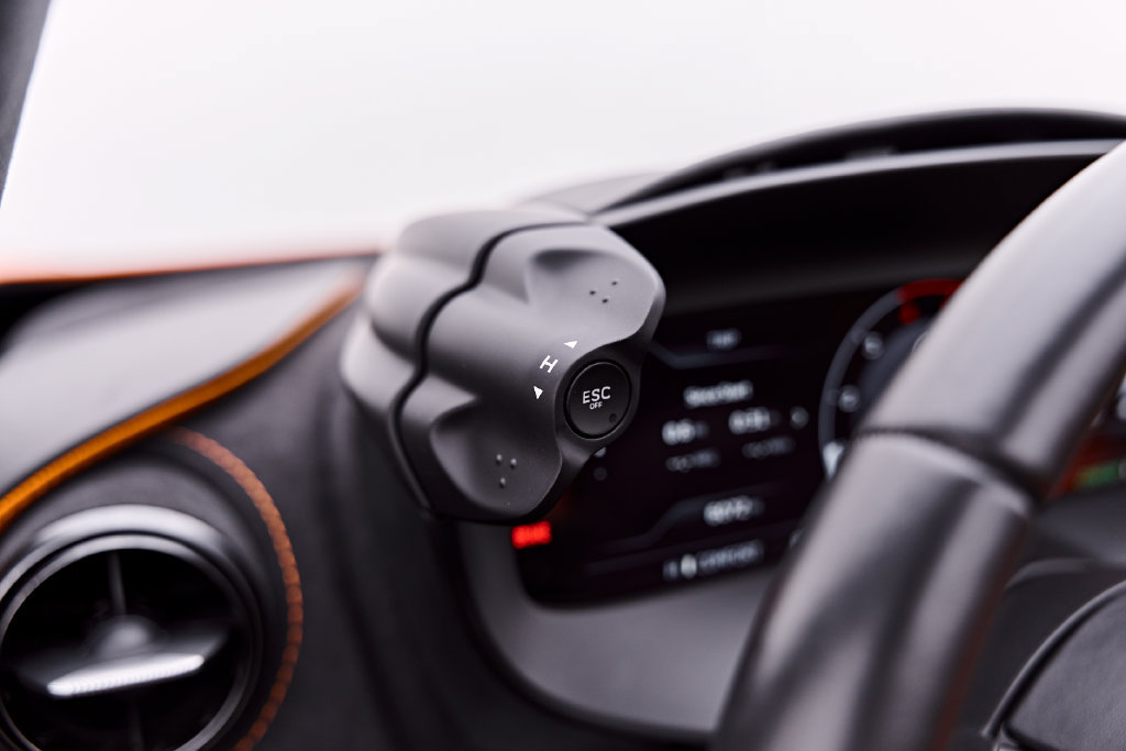 Used 2025 McLaren 750S Spider RWD image 77