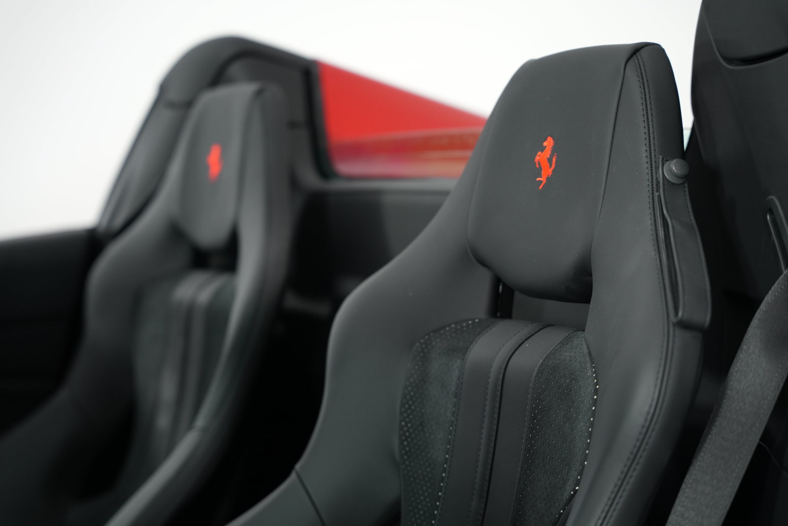 Used 2023 Ferrari F8 Tributo RWD image 48