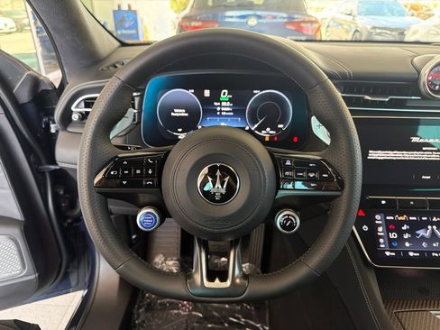 Used 2025 Maserati Grecale Folgore AWD/4WD image 11