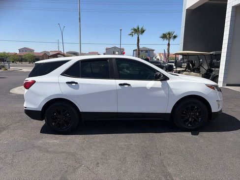 Used 2021 Chevrolet Equinox LS w/ LS Convenience Package FWD image 8