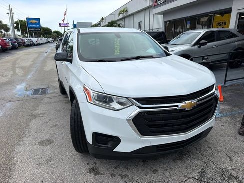 Used 2021 Chevrolet Traverse LS FWD image 2
