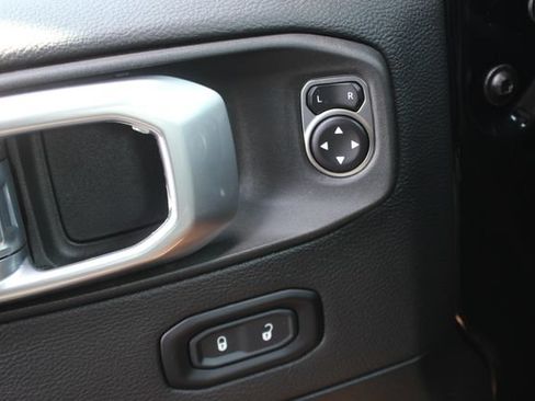 Used 2023 Jeep Wrangler Unlimited Rubicon 4xe AWD/4WD image 18