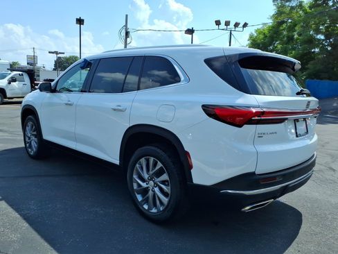 Used 2025 Buick Enclave Preferred AWD/4WD image 5