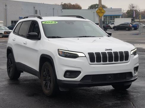 Used 2023 Jeep Cherokee Altitude Lux image 23
