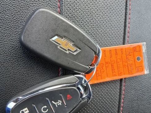 Used 2022 Chevrolet Traverse RS FWD image 10