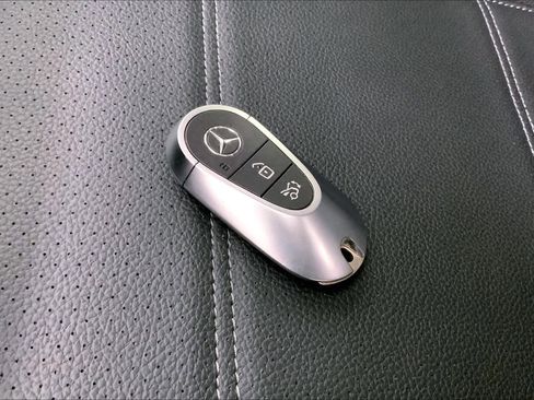 Used 2023 Mercedes-Benz C 300 Sedan image 12