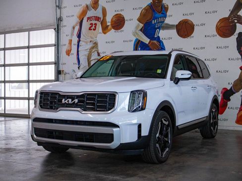 Used 2025 Kia Telluride S AWD/4WD image 22