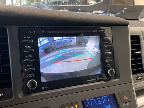 Used 2020 Toyota Sienna LE w/ LE Preferred Package image 17