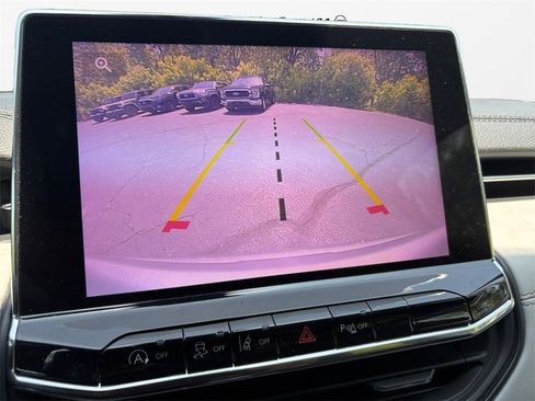 Certified 2022 Jeep Compass Limited image 13