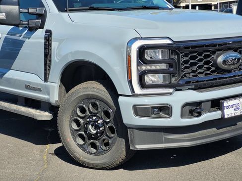 New 2026 Ford F250 Lariat w/ Black Appearance Package AWD/4WD image 3