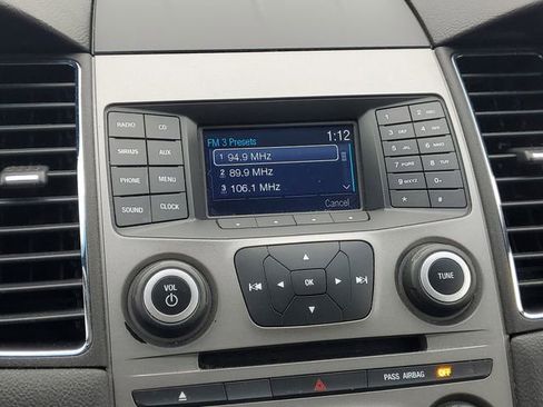 Certified 2018 Ford Taurus SEL FWD image 19