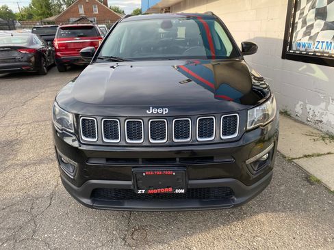Used 2019 Jeep Compass Latitude w/ Cold Weather Group AWD/4WD image 5