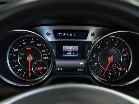 Used 2020 Mercedes-Benz SL 550 image 46