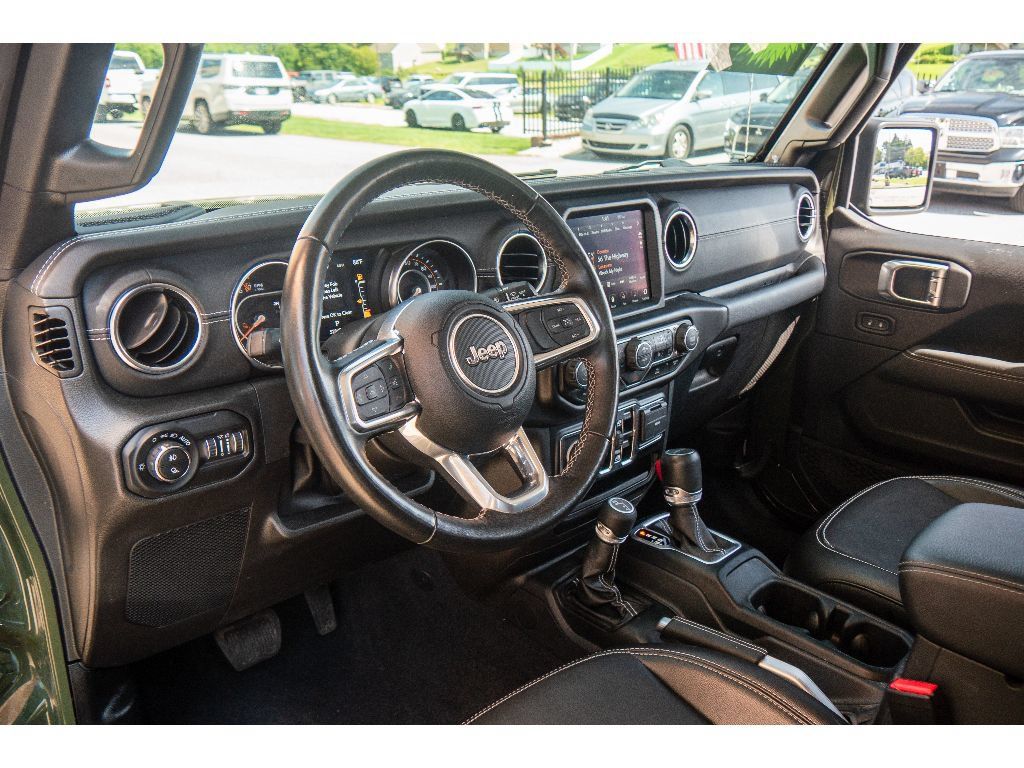 Used 2022 Jeep Gladiator Overland w/ Popular Equipment Package AWD/4WD image 12