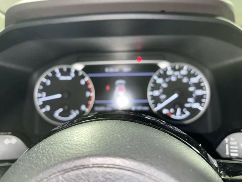 Used 2023 Nissan Rogue SV image 17