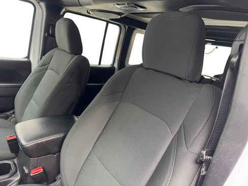 Used 2022 Jeep Wrangler Unlimited Sport image 25
