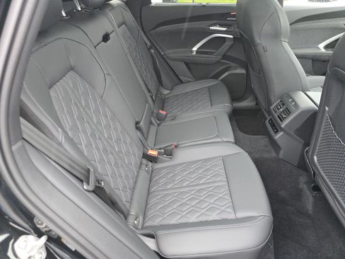 New 2026 Audi SQ5 Prestige AWD/4WD image 18
