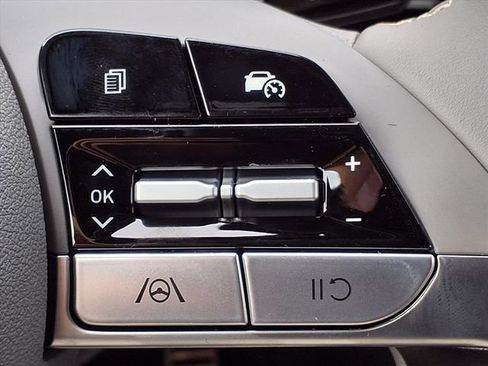 New 2025 Hyundai Elantra Sport image 21