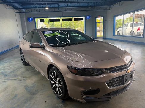 Used 2018 Chevrolet Malibu LT w/ True North Edition FWD image 8
