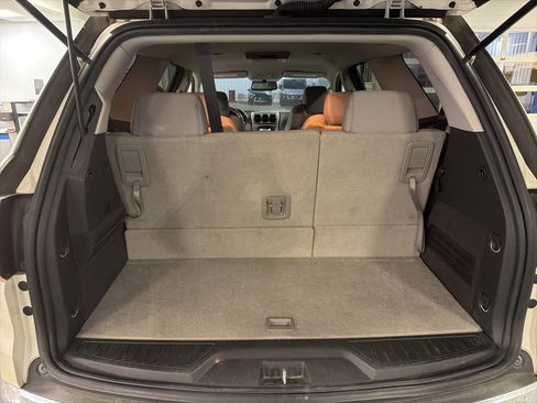 Used 2010 GMC Acadia SLE image 10