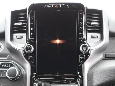 Used 2024 RAM 2500 Big Horn w/ Safety Group image 26