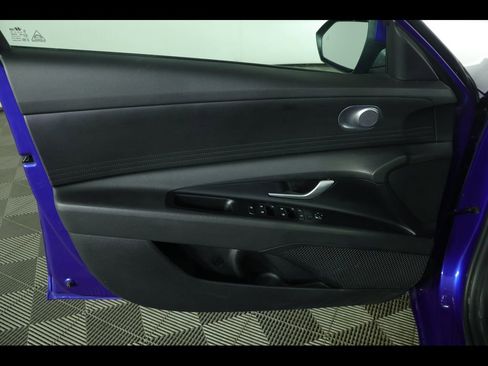 Used 2024 Hyundai Elantra SE image 22
