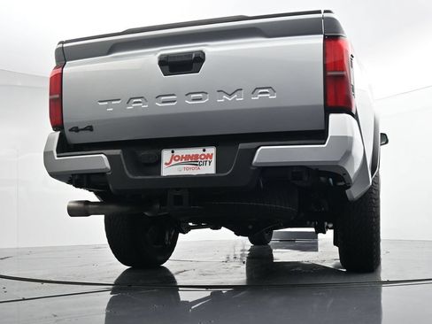 Used 2024 Toyota Tacoma TRD Off-Road AWD/4WD image 39