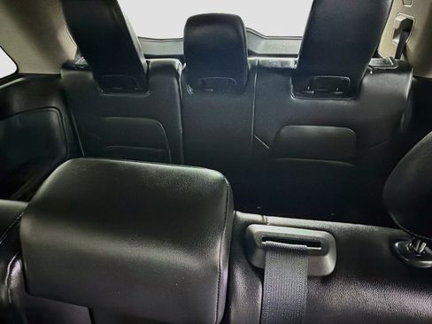Used 2022 Nissan Pathfinder SL FWD image 28