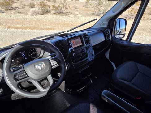 Used 2025 RAM ProMaster 2500 w/ Crew Van Package image 8