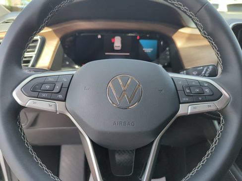 Used 2024 Volkswagen Atlas SE FWD image 46