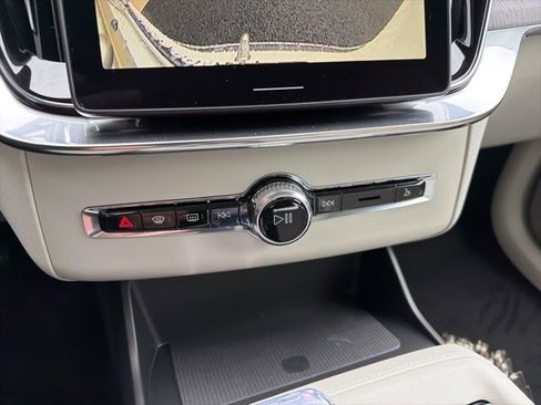 New 2026 Volvo XC90 B6 Ultra image 17