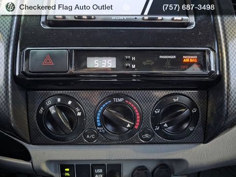 Used 2013 Toyota Tacoma PreRunner image 32