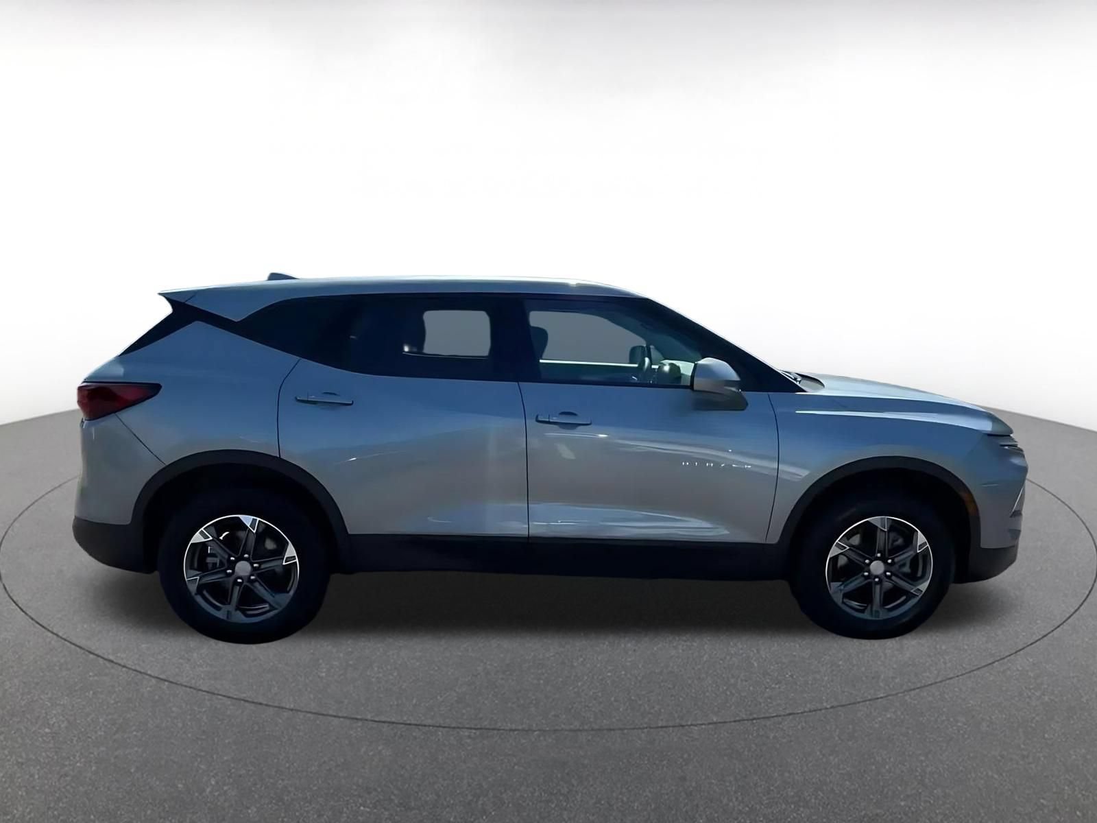 Used 2025 Chevrolet Blazer LT FWD image 15