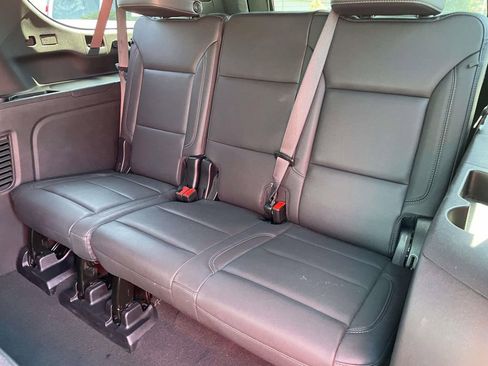 Used 2025 Chevrolet Suburban Z71 AWD/4WD image 17