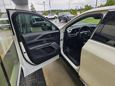 Certified 2024 Cadillac Lyriq Luxury w/ LPO, Floor Liner Package AWD/4WD image 18