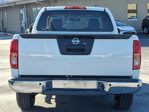 Used 2015 Nissan Frontier S image 5