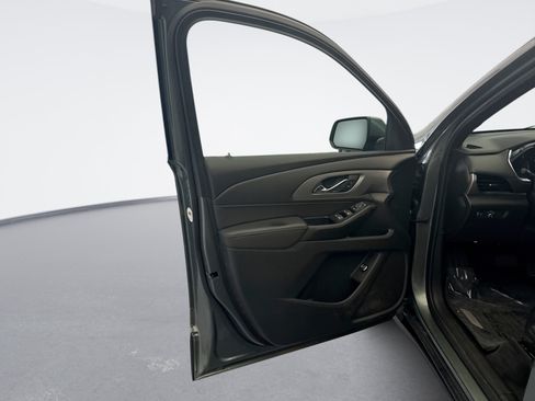 Used 2022 Chevrolet Traverse LT AWD/4WD image 9