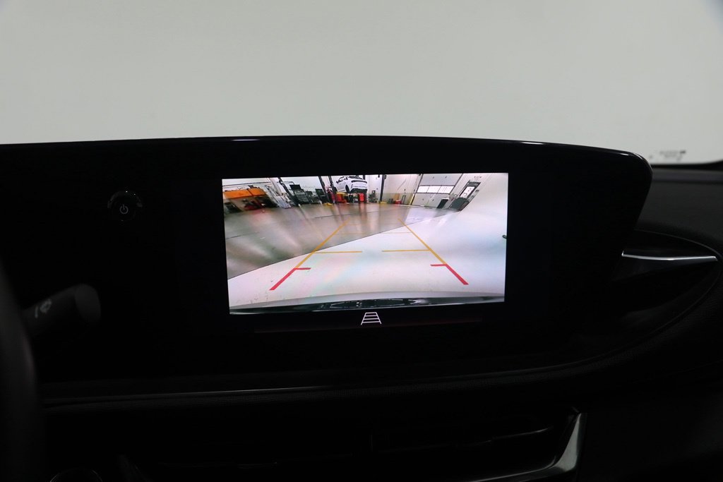 Used 2025 Buick Envista Sport Touring w/ Experience Buick Package FWD image 24