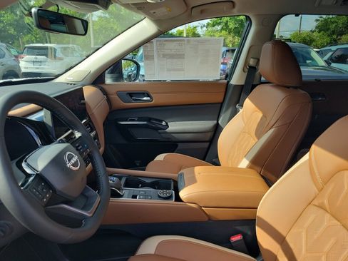 New 2026 Nissan Pathfinder Platinum AWD/4WD image 20