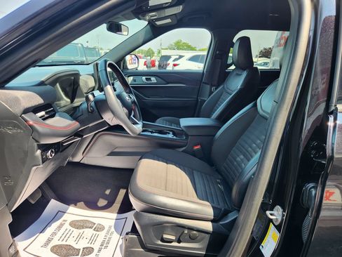 Used 2025 Ford Explorer ST-Line AWD/4WD image 24