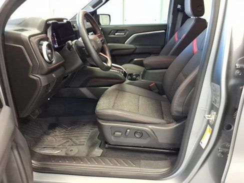 Used 2023 Chevrolet Colorado Z71 w/ Z71 Convenience Package 2 AWD/4WD image 10