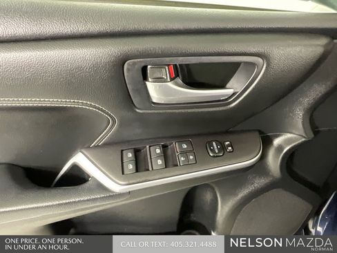 Used 2015 Toyota Camry XLE image 18