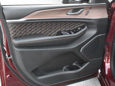 Used 2025 Jeep Grand Cherokee Summit w/ Adv Protech Group IV image 14